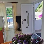 Cuzela-papata Tisno