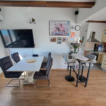 Cuzela-papata * Tisno