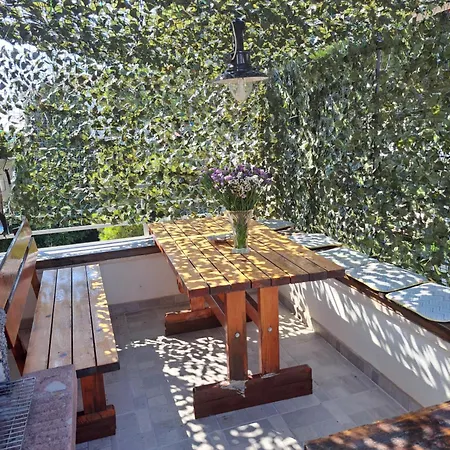 Cuzela-papata Apartment Tisno