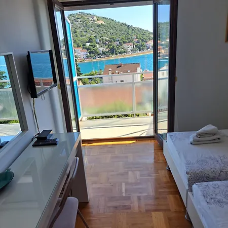 Apartment Cuzela-papata Tisno