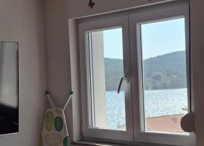 Cuzela-papata Appartement Tisno